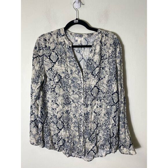 Soft Joie Black White Gray Long Sleeve V-Neck Button Up Shirt Sz M - Picture 1 of 3